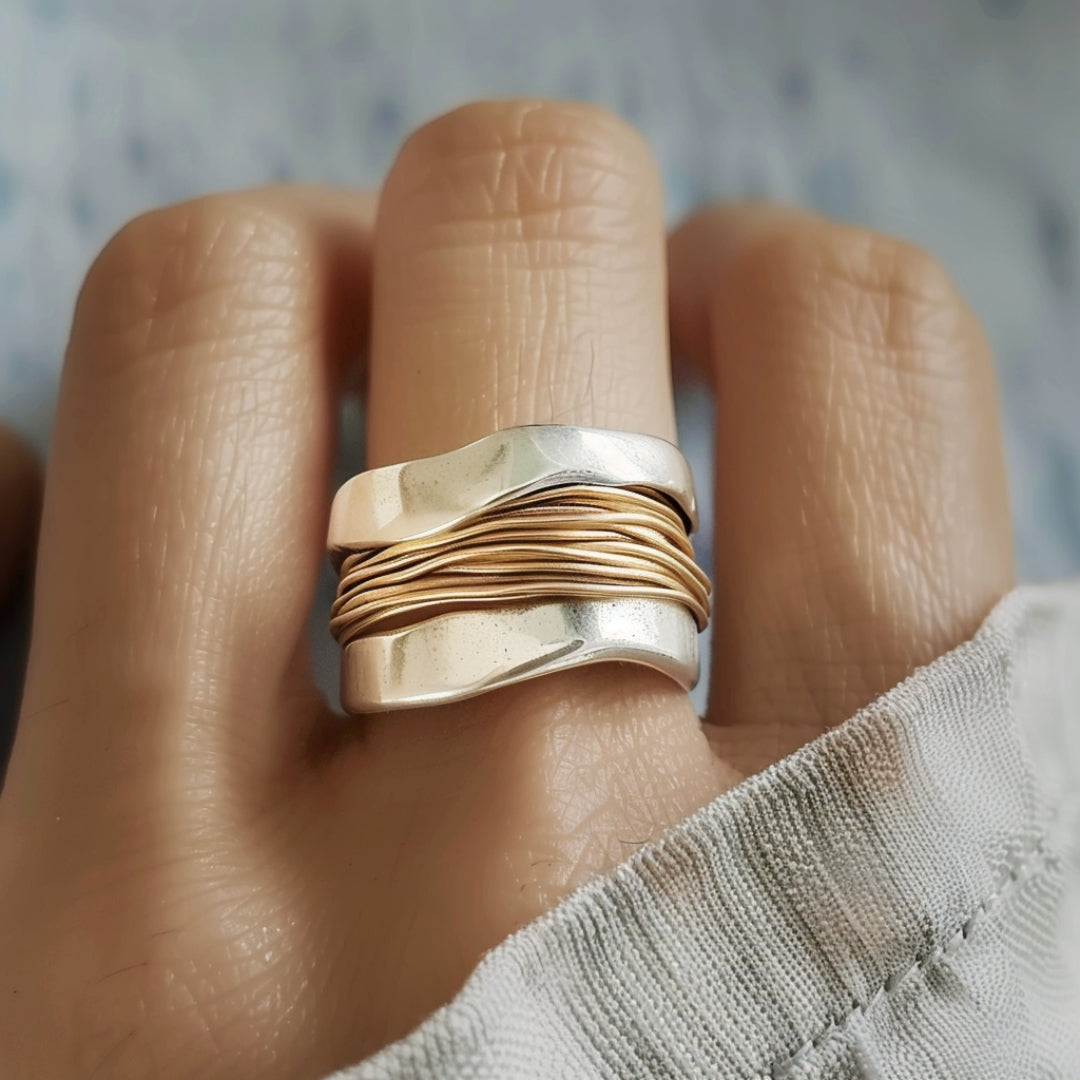 Petra - ELEGANT THREAD RING