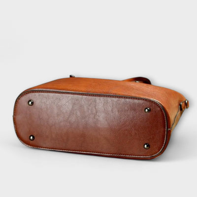 Ivara™ - VINTAGE CROSSBODY BAG WITH TIMELESS CHARM